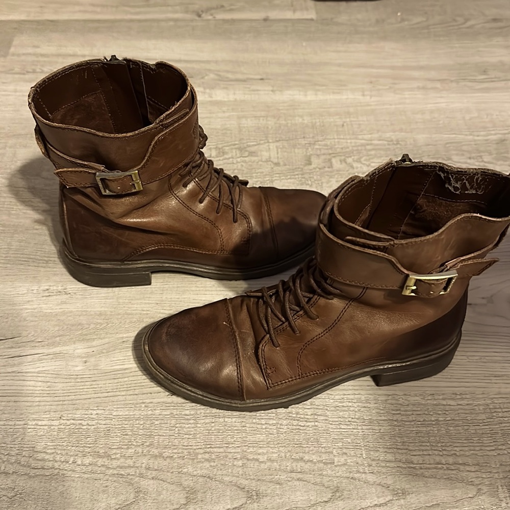 Vince Camuto Taryn